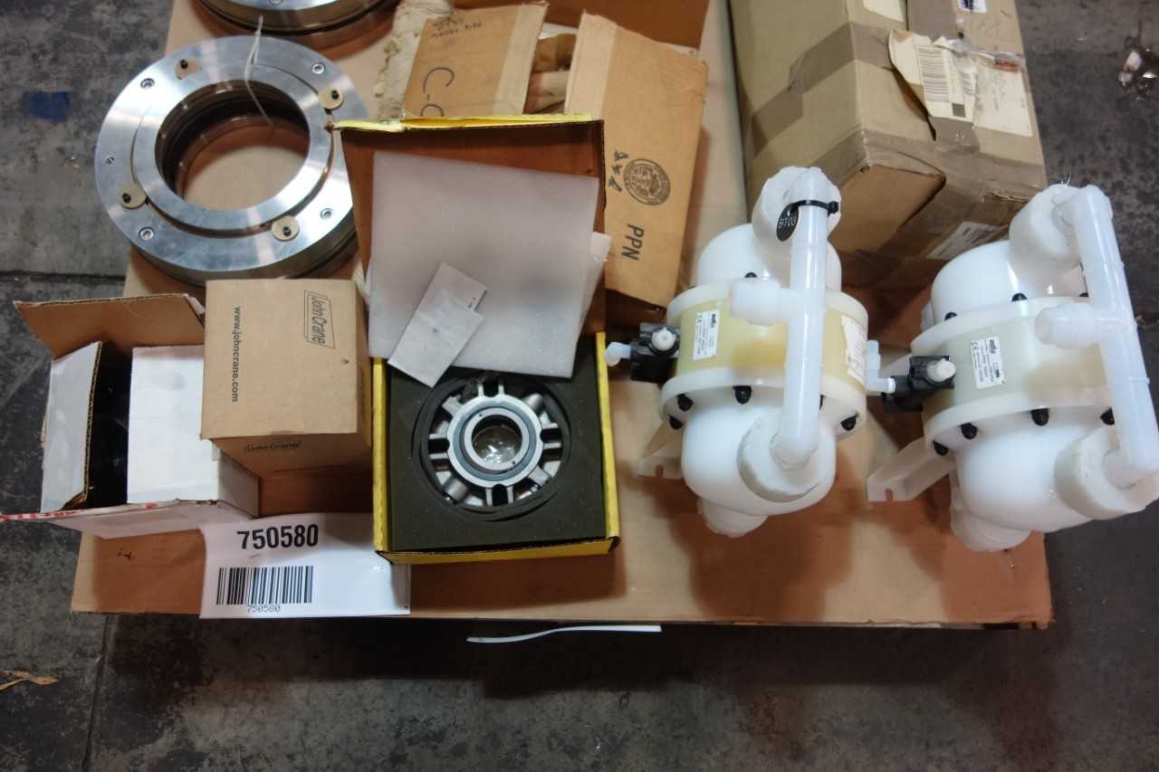 1 PALLET OF ASSORTED DIAPHRAGM PUMPS, PUMP REPLACEMENT PARTS AND ACCESSORIES- SAINT-GOBAIN, CHESTERTON, ROBCO - DIAPHRAGM PUMP