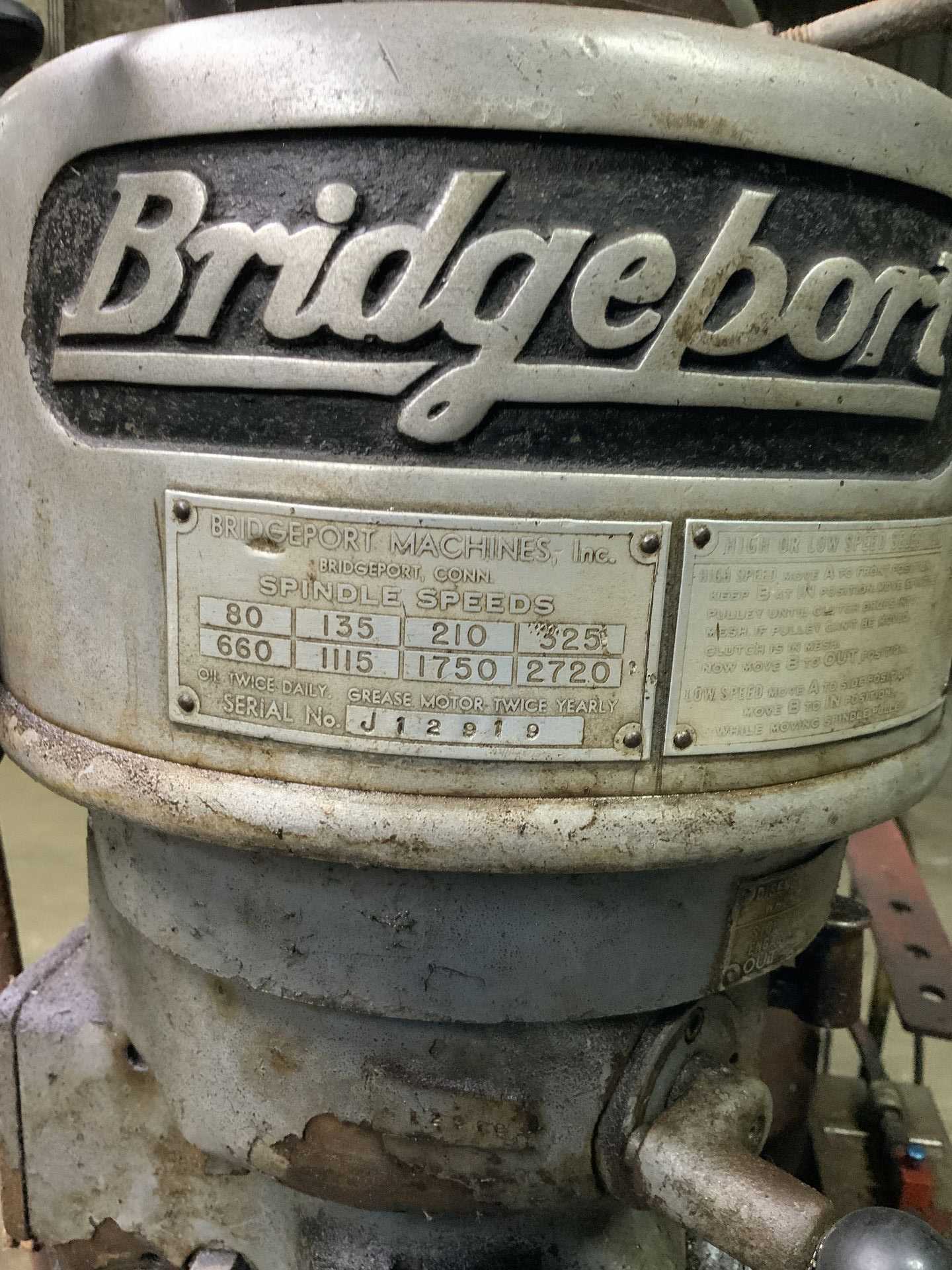 BRIDGEPORT MILLING MACHINE - BED TYPE MILLING MACHINE