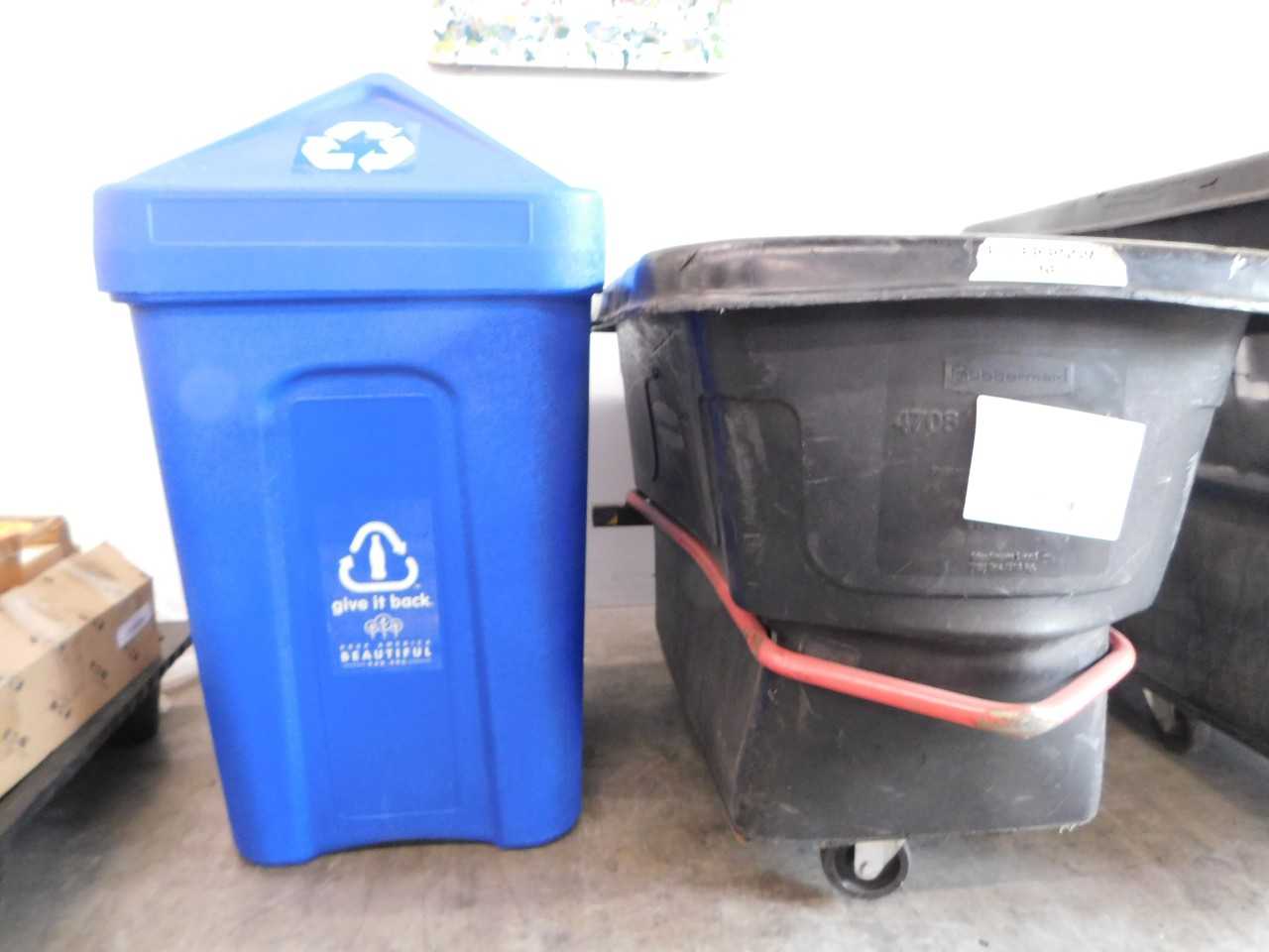 [Rubbermaid] 6 Recycling Cube Trucks - HYDRO EXCAVATOR TRUCKS