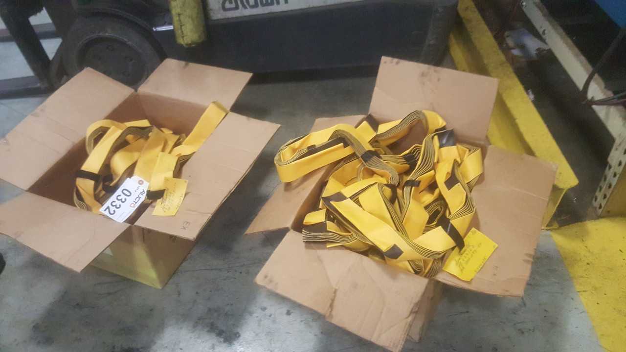 2 boxes of Presto 1000-083-24 scissor lift table vinyl skirts - LIFT CART