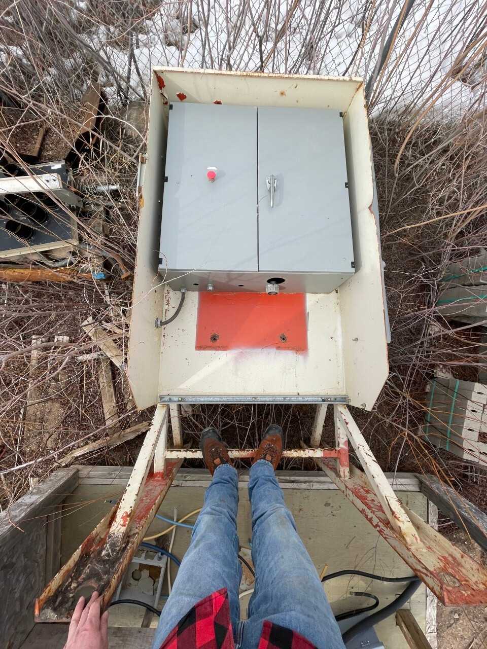 Electrical Hut - ELECTRICAL COMPONENTS