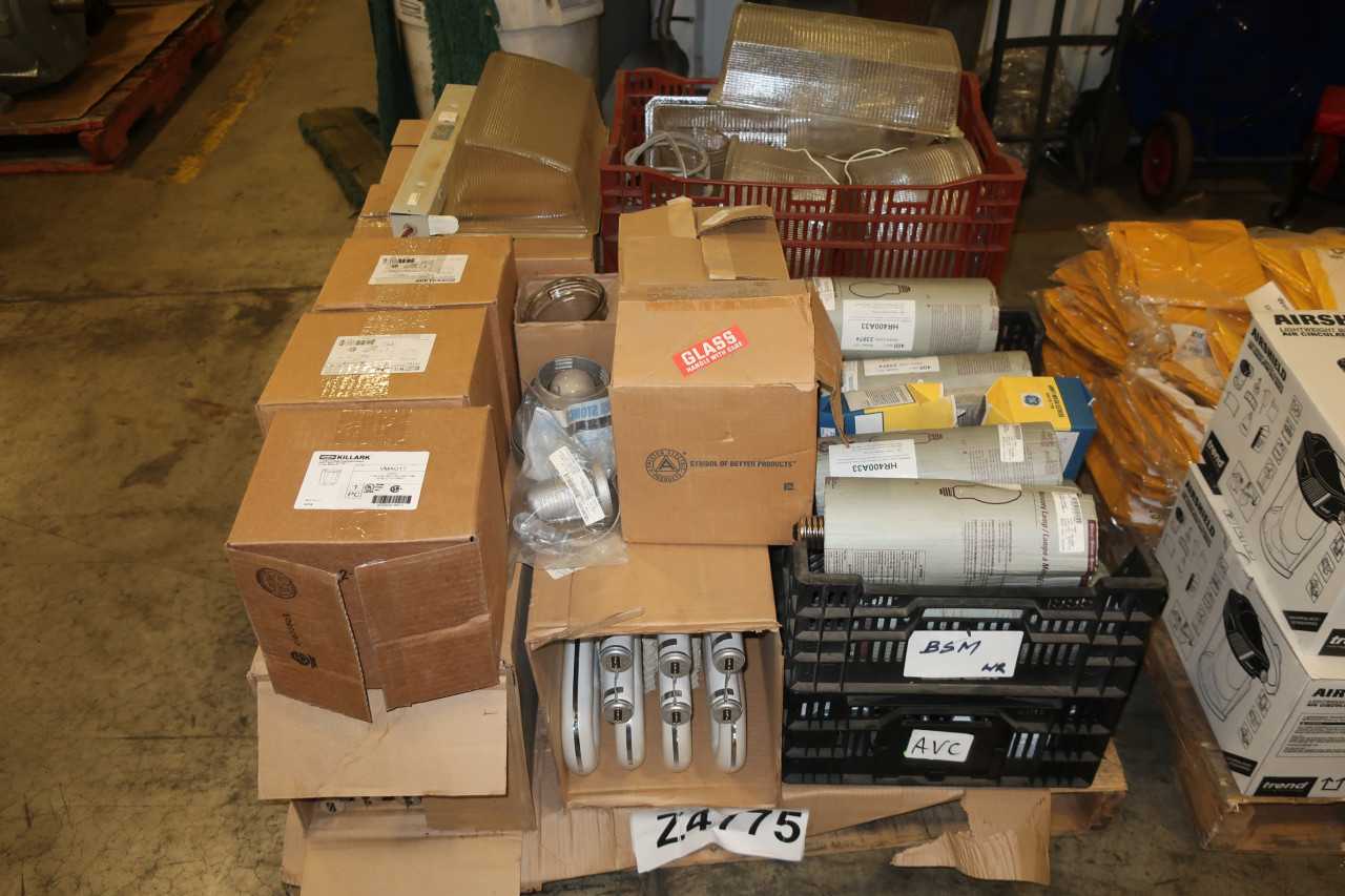 1 PALLET OF ASSORTED LIGHT BULBS - LIGHTING