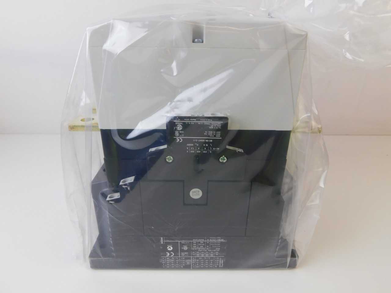Quantity of 5x XTCE300M22TD Contactors - CONTACTORS