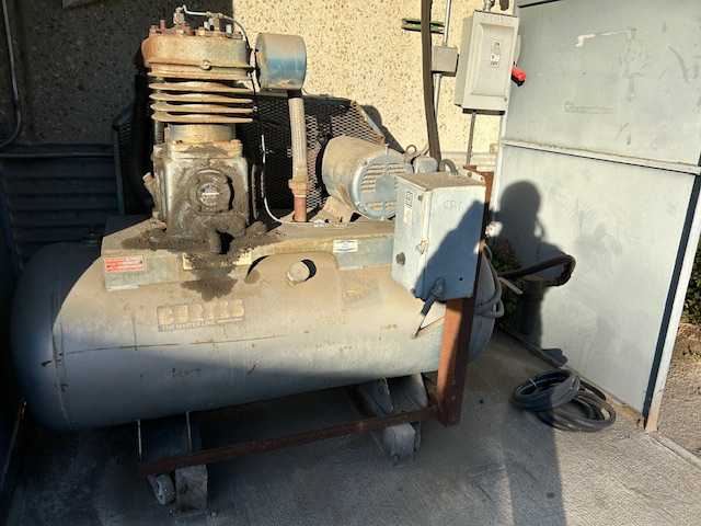 CURTIS D 89 COMPRESSOR - AIR COMPRESSORS