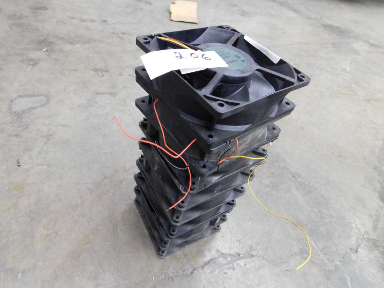 Lot of 8 Electric Fans - ELECTRIC MOTORS
