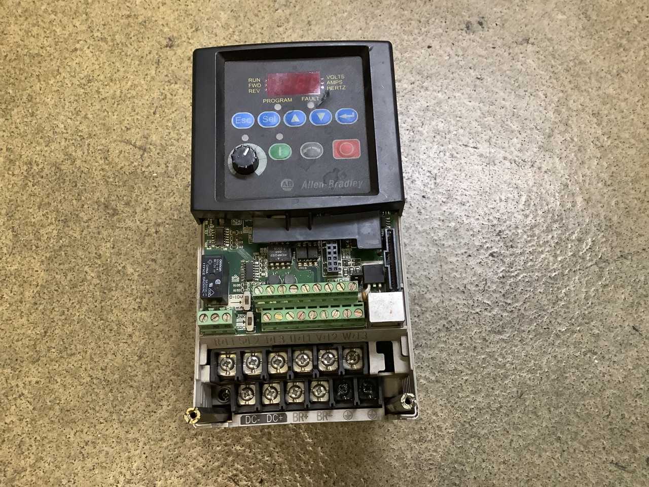 Allen-Bradley 22B-D6P0N104 PowerFlex 40 AC Drive - MOTOR DRIVES