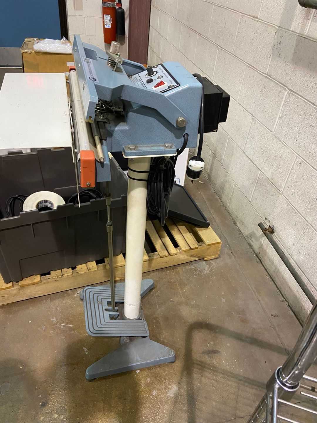 PLASTIC BAG SEALING MACHINE - PACKAGING