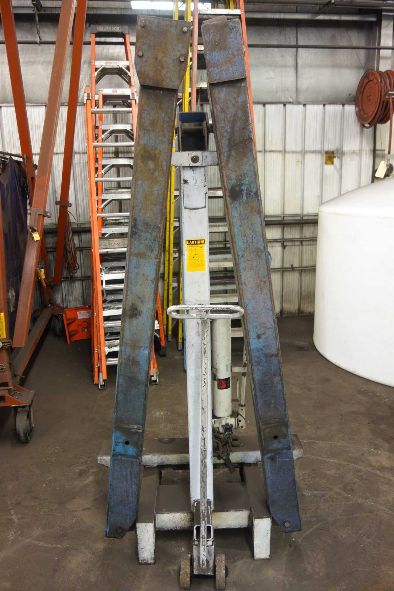 4000LBS 2 TON MANUAL BOOM CRANE HOIST - LIFTING EQUIPMENT