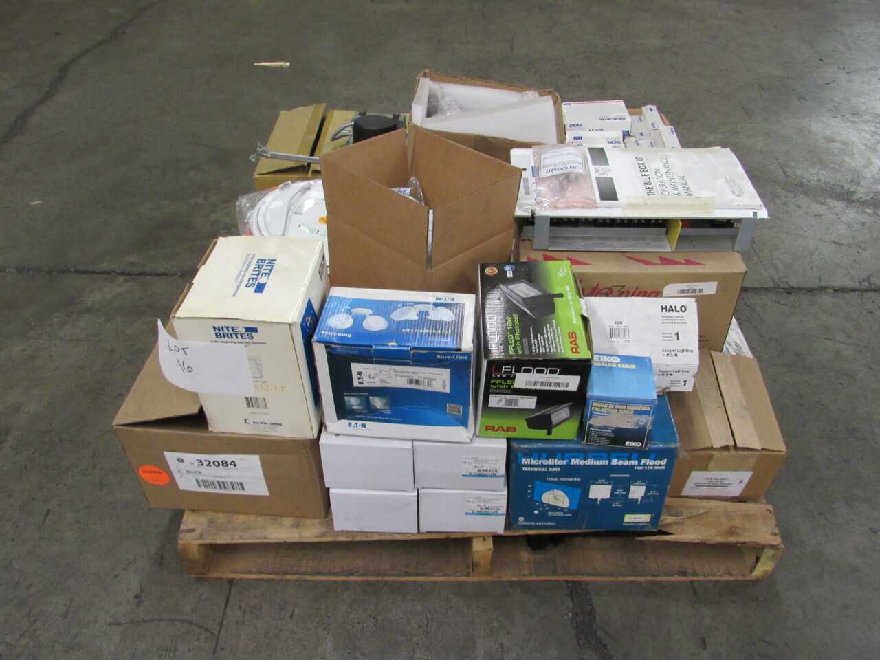 Pallet of 121x Assorted Lights, LEDs, Relays, SPDs, Electrical Conduit/Fittings & Cables - ELECTRICAL COMPONENTS