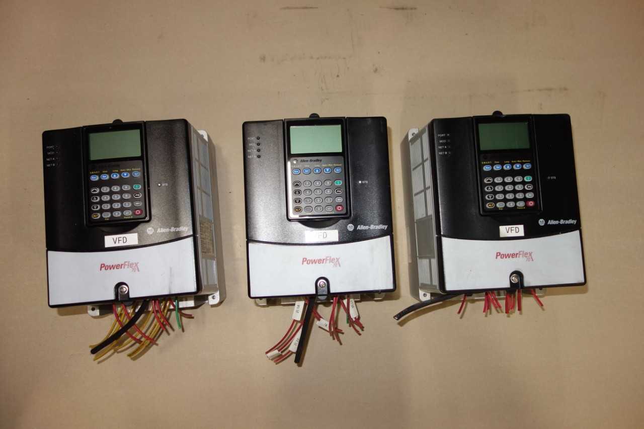 LOT OF 3 ALLEN BRADLEY 20AD2P1A3AYNANC0 POWERFLEX 70 VFD DRIVE - MOTOR DRIVES