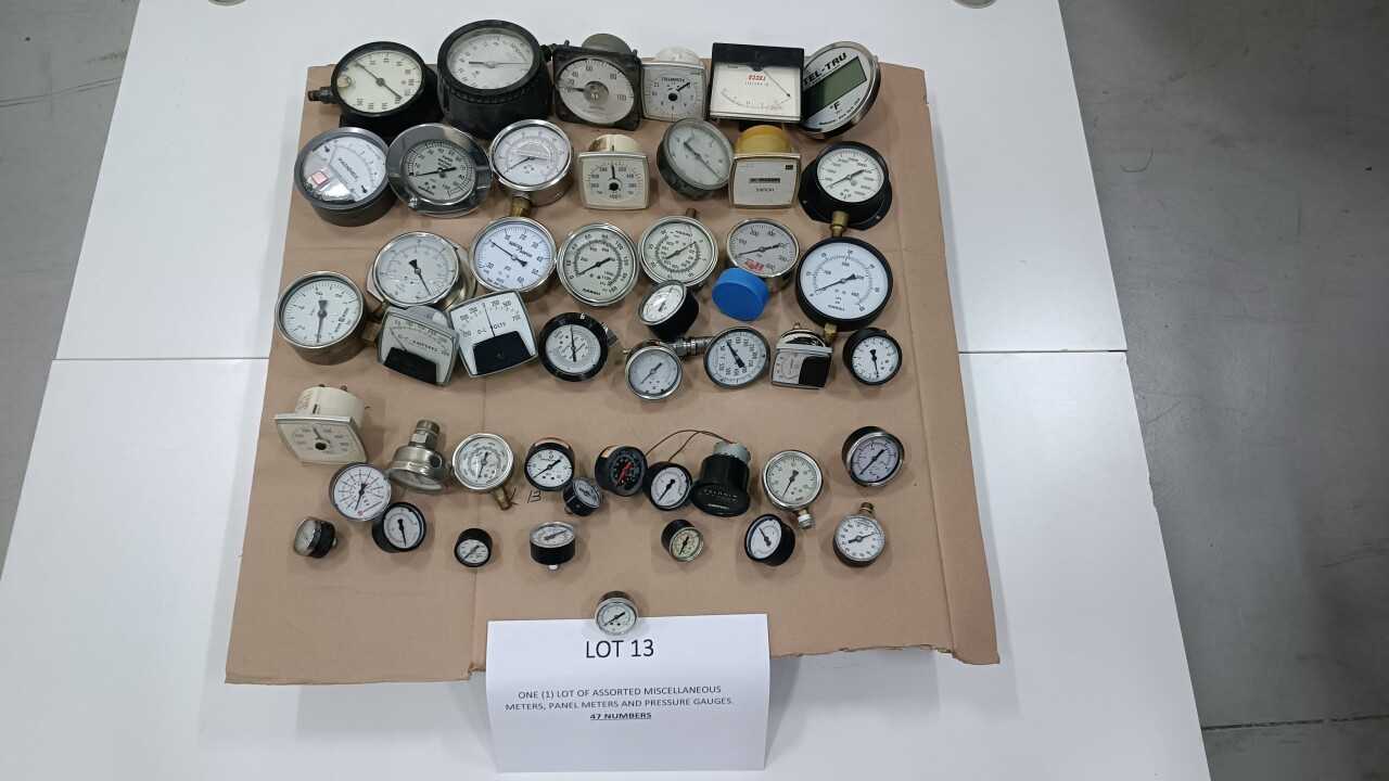 ONE (1) LOT OF ASSORTED MISCELLANEOUS METERS, PANEL METERS AND PRESSURE GAUGES. - INSTRUMENTATION