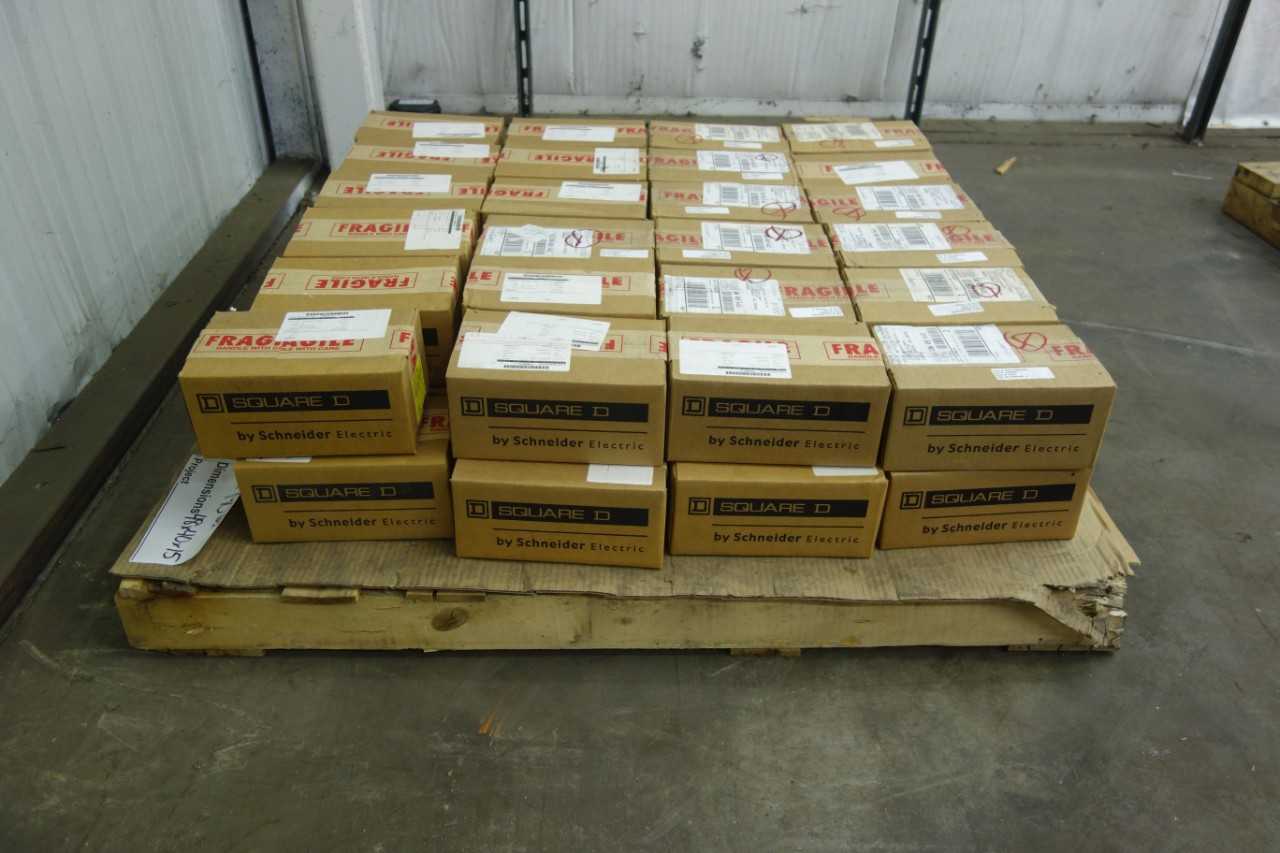 LOT OF 24 NEW IN BOX SQUARE D FHL2600MV MOLDED CASE SWITCHES - ELECTRICAL COMPONENTS