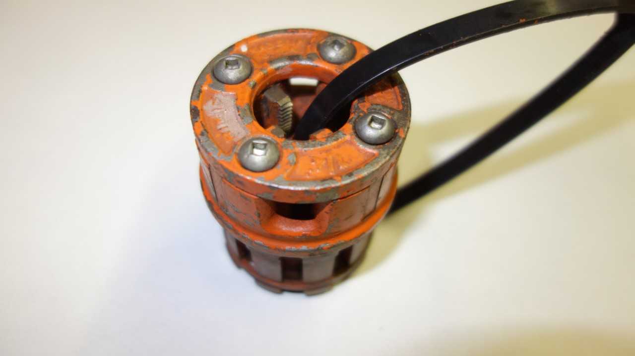 LOT OF 3 RIDGID 1/4 IN DIE HEADS - ELECTRIC POWER TOOLS