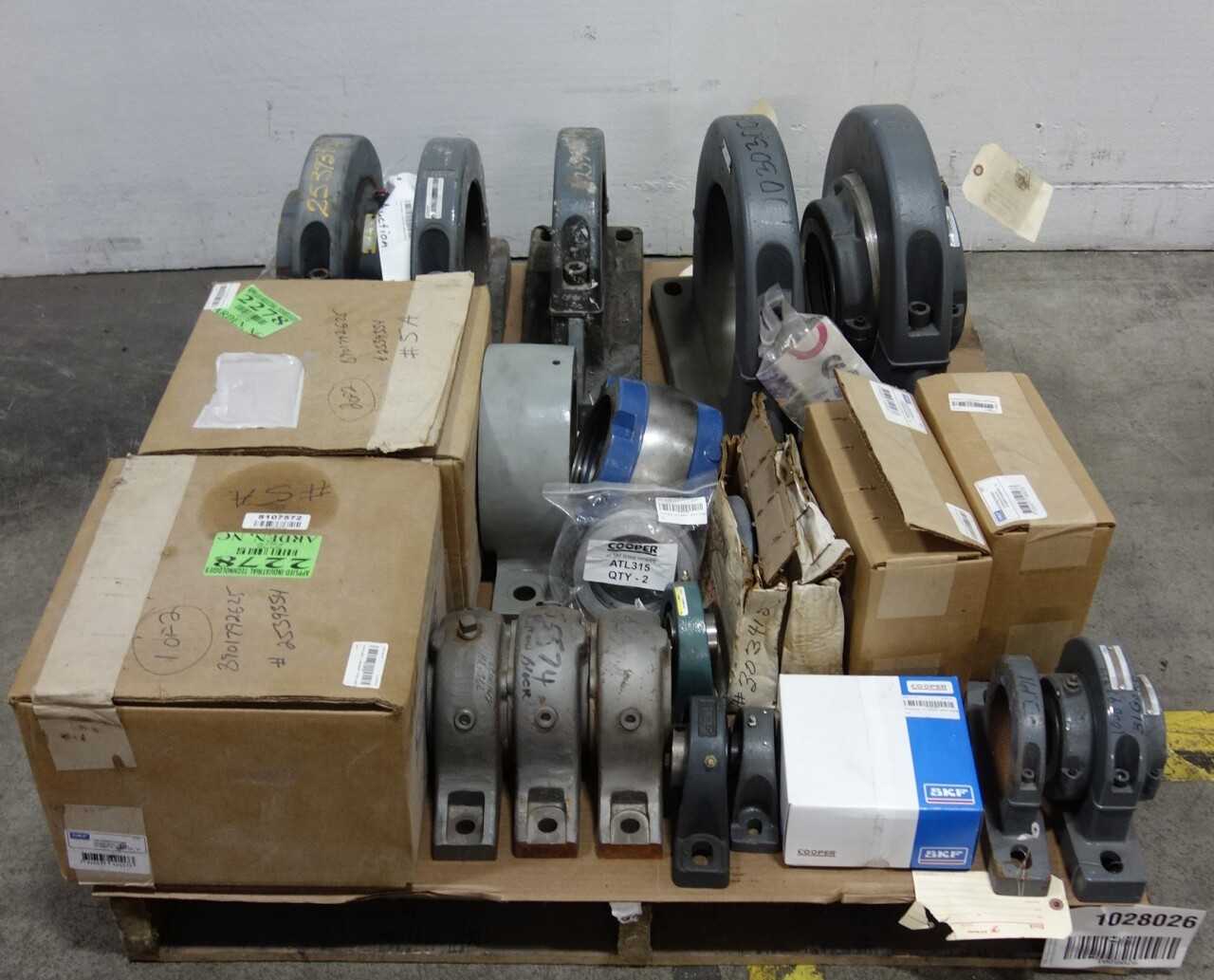 LOT OF ASSORTED BEARINGS AND HOUSINGS - BEARINGS