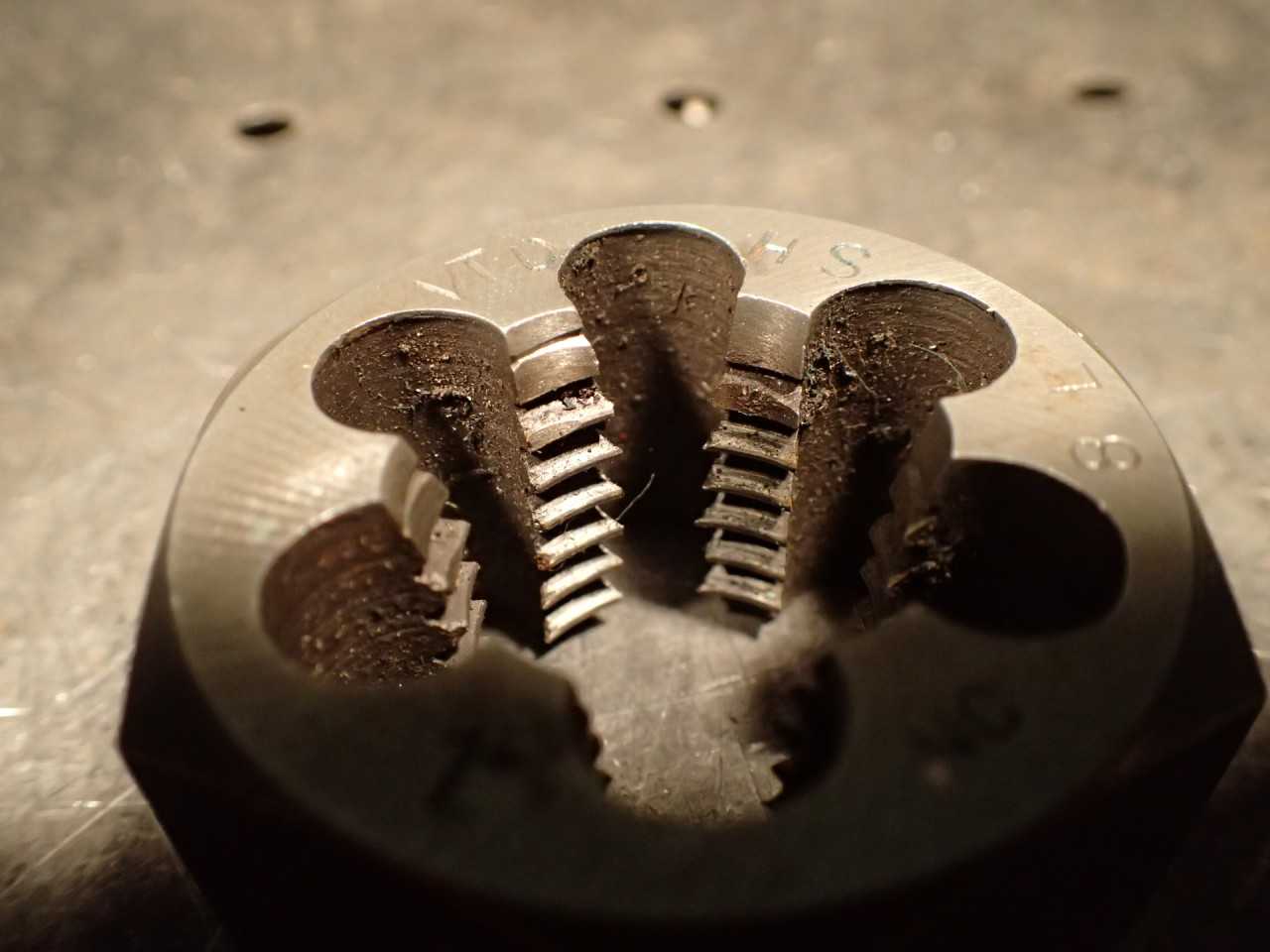 Vermont 1" -8 NC LH Left Hand Rethreading Thread Die: 1-13/16" Across Flats, USA - MACHINING ACCESSORIES & TOOLING