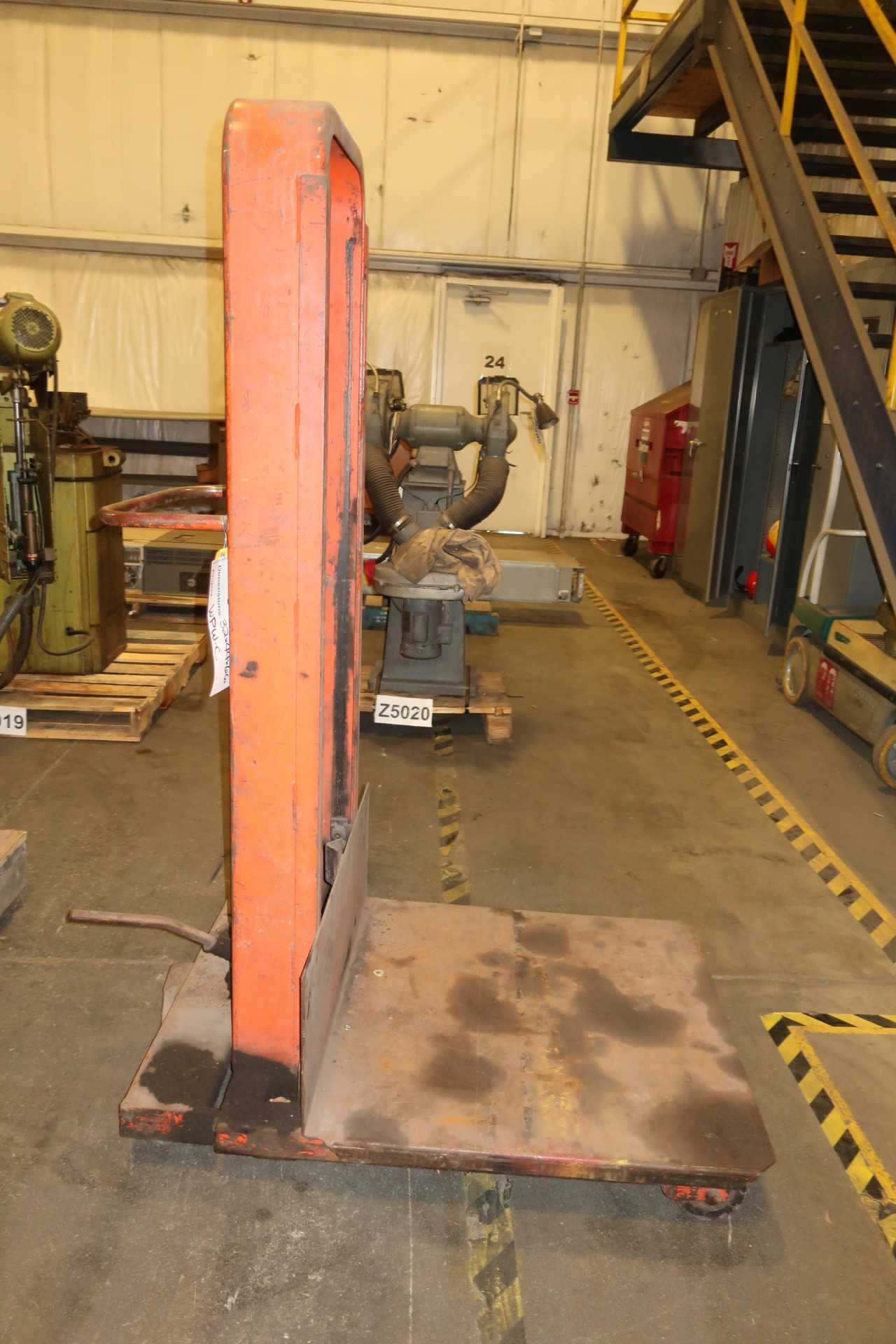 PRESTO HYDRAULIC LIFT TRUCK M-352 1000LB MAX - MATERIAL HANDLING