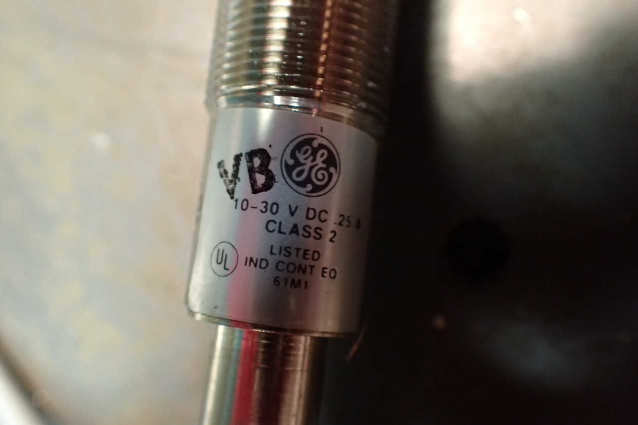 GE CR215DB18UA3NB Proximity Switch: 10-30V DC, 18mm LED, NEW - ELECTRICAL PARTS