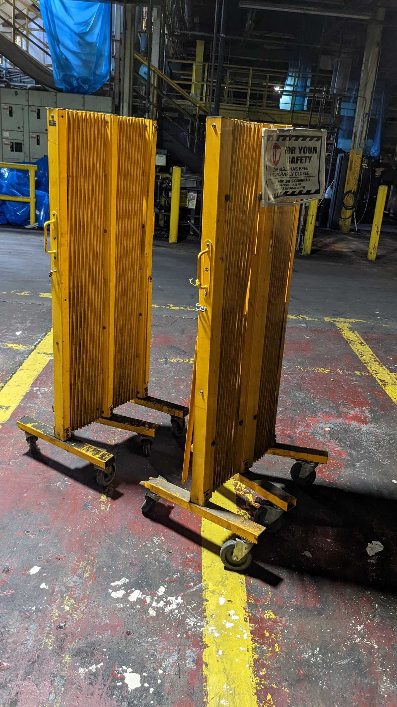 Lot of 2 global industries saftey fence - INDUSTRIAL PARTS Lot of 2 global industries saftey fence - INDUSTRIAL PARTS