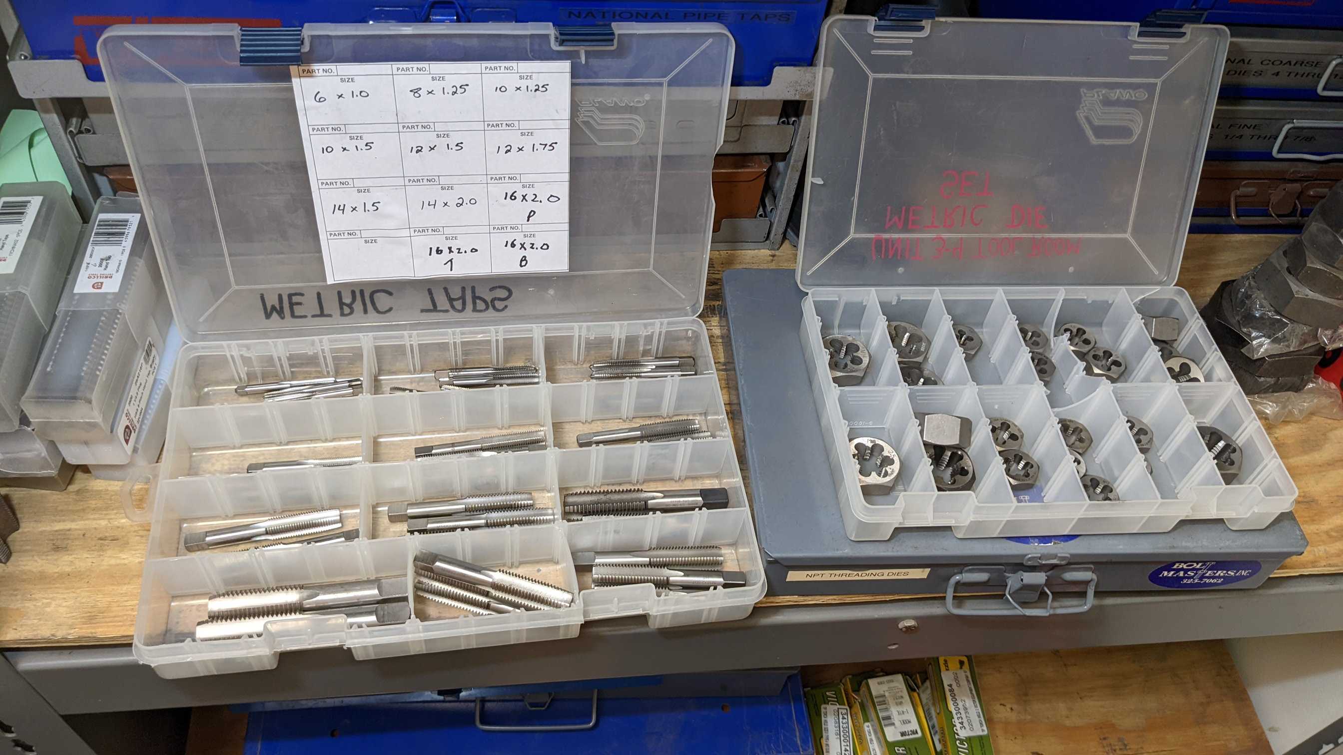 LOT OF CONTENTS ON RACK - INDUSTRIAL PARTS