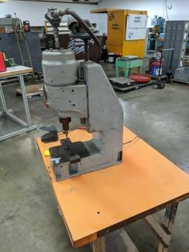 Famco 224-FE Air Press with 24INCH Cylinder Area 150psi w Foot Pedal - PRESSES