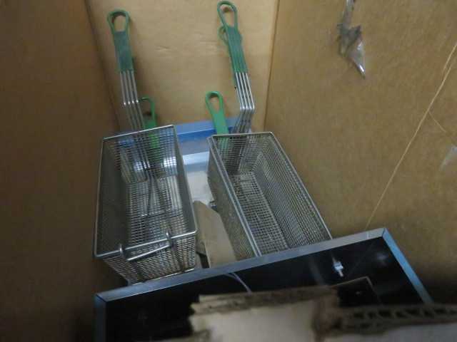 Dean Natural Gas Fryer NEW - MISCELLANEOUS