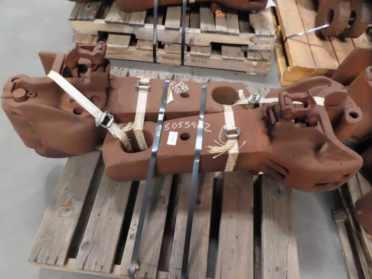 4 PALLETS OF ASSORTED CAB & PLATFORM SPARE TRAIN COUPLINGS - ELECTRICAL COMPONENTS