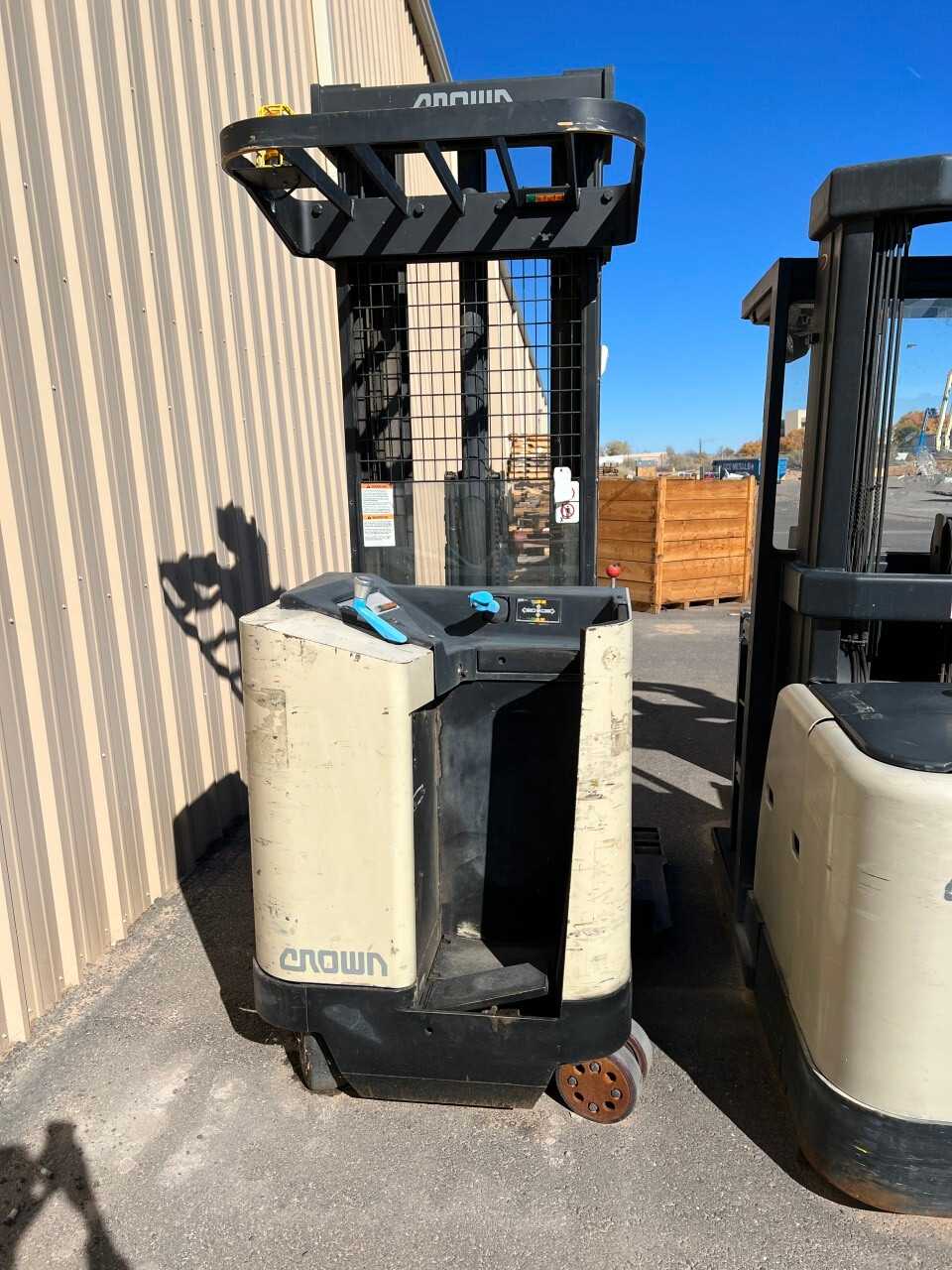 4X ASSORTED LIFT TRUCKS FOR PARTS (NEW MEXICO) - FORKLIFTS