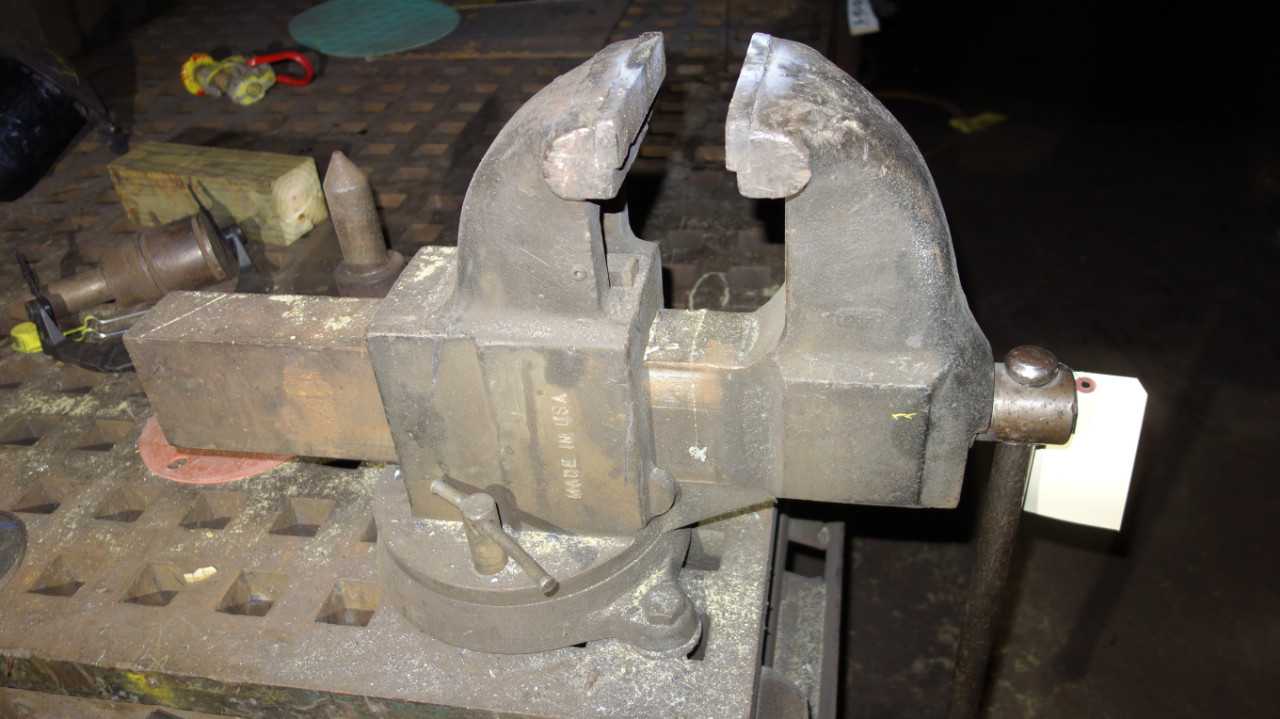 REED 4CA BENCH VISE - MISCELLANEOUS