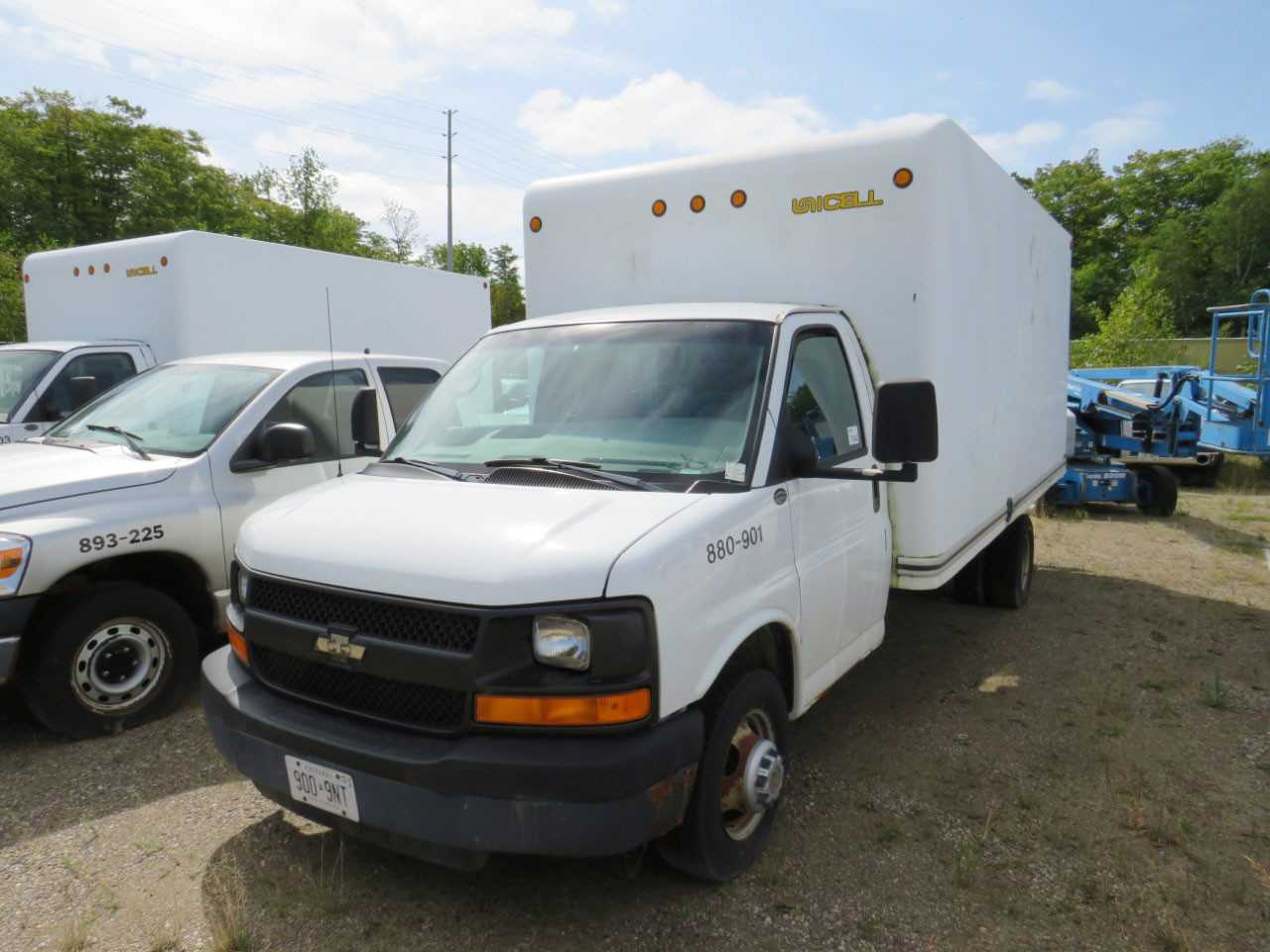 2004 CHEVROLET ETV CUBE VAN - HYDRO EXCAVATOR TRUCKS