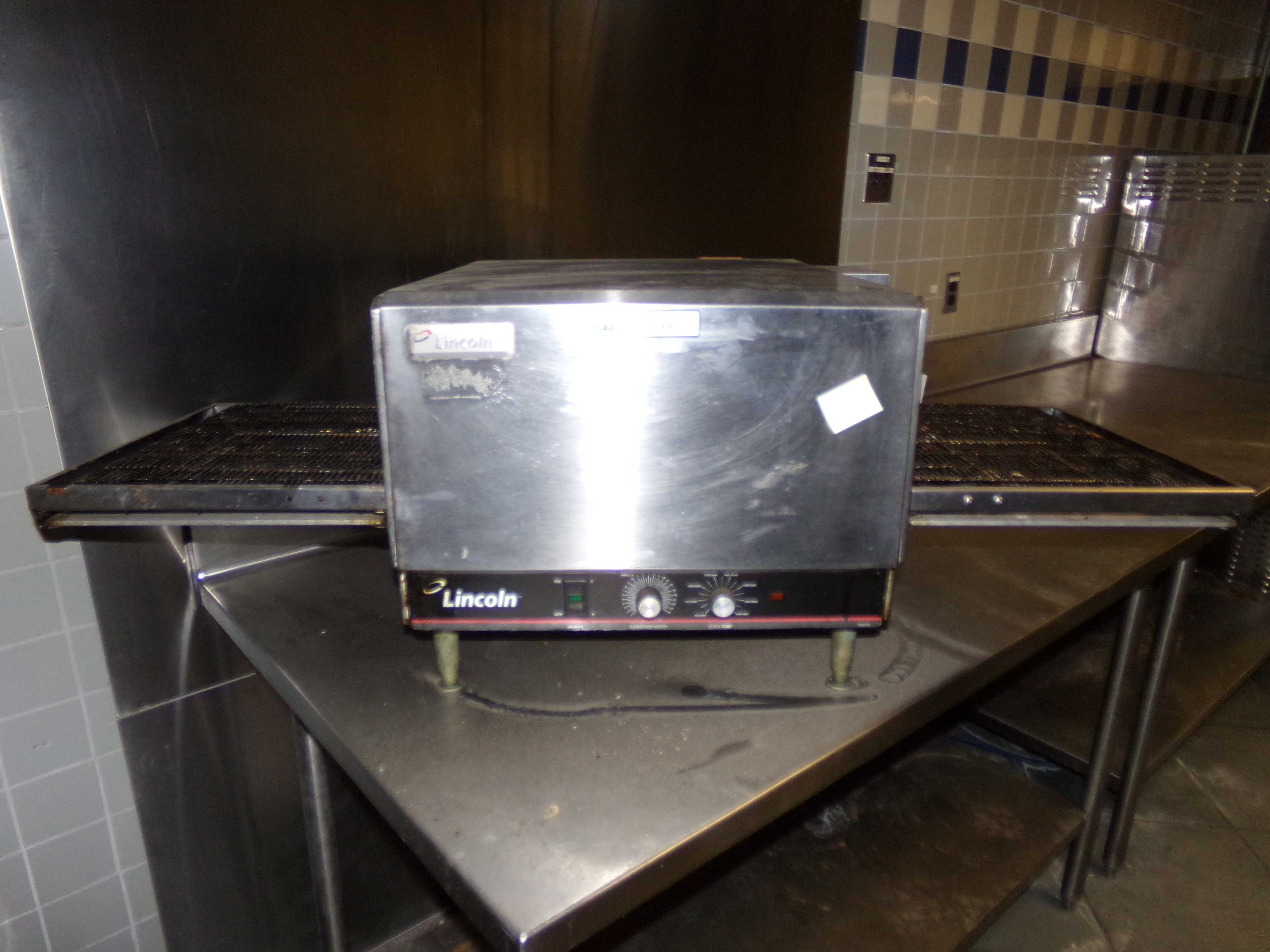 LINCOLN 1301 IMPINGER COUNTERTOP OVEN - LAB & SCIENTIFIC