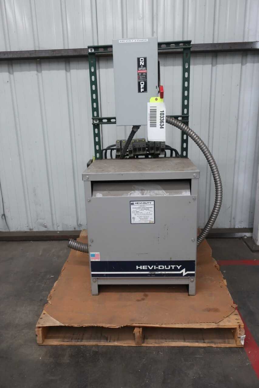 LOT OF ASSORTED TRANSFORMERS AND PORTABLE POWER STATIONS - CONTROL TRANSFORMERS