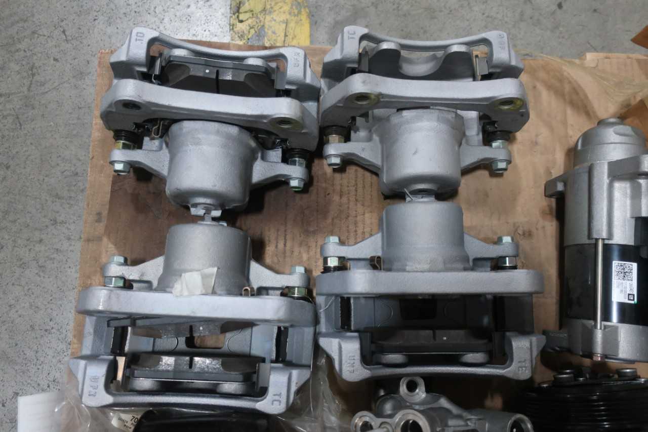 PALLET OF ASSORTED HEAVY EQUIPMENT - CONSTRUCTION