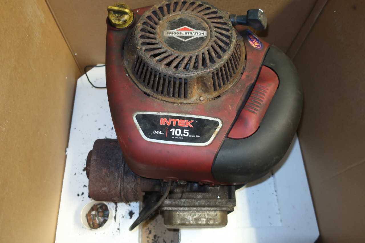 LOT OF 3 ASSORTED ENGINES 3.8HP-10.5HP - ELECTRIC MOTORS