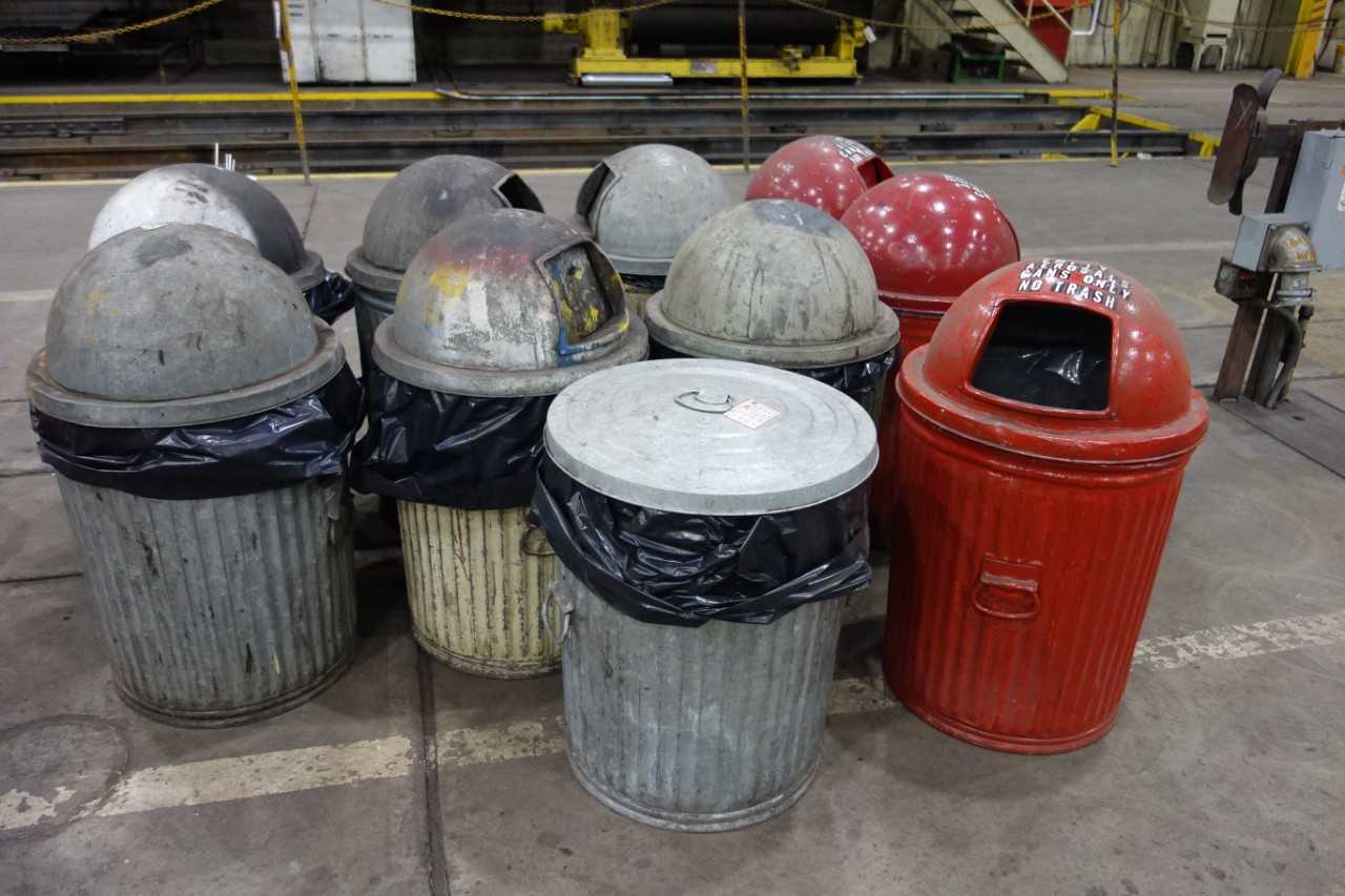 Lot of 10 Trash Cans with Lids - WASTE BINS