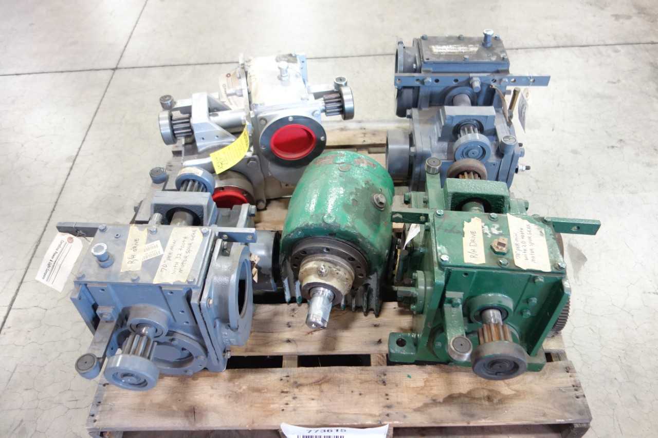 LOT OF ASSORTED GEAR DRIVES - HAND TOOLS