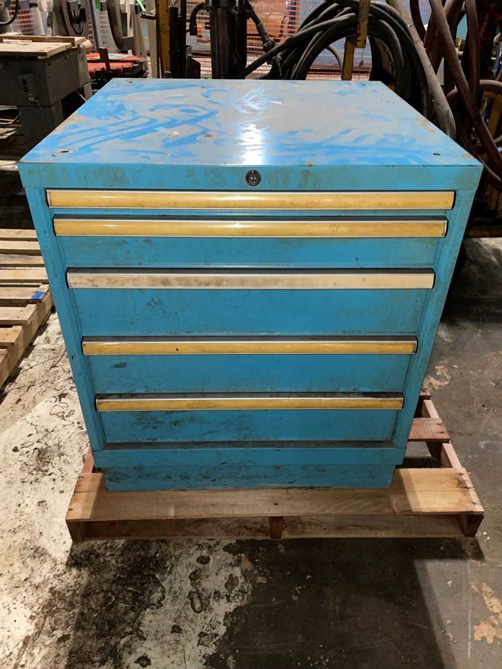 Cabinet - TOOL STORAGE