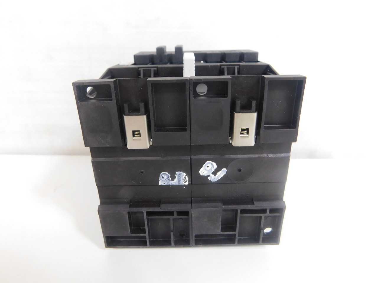Quantity of 8x XTCR018C21A Contactors - CONTACTORS