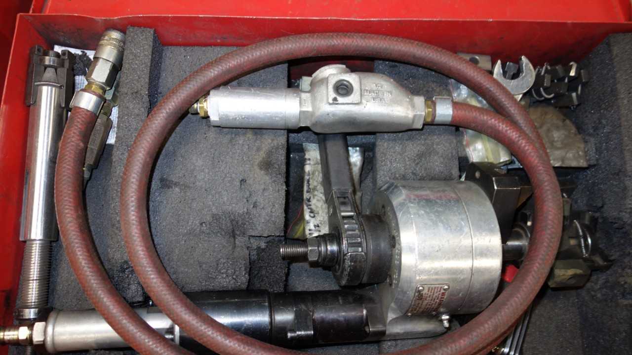 ESCO TOOL MINI MILLHOG PIPE AND TUBE BEVELING MACHINE - PNEUMATIC POWER TOOL
