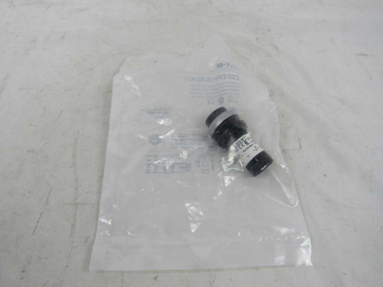 Quantity of 49x C22-DRH-S-X0-K11 Pushbuttons - VALVES