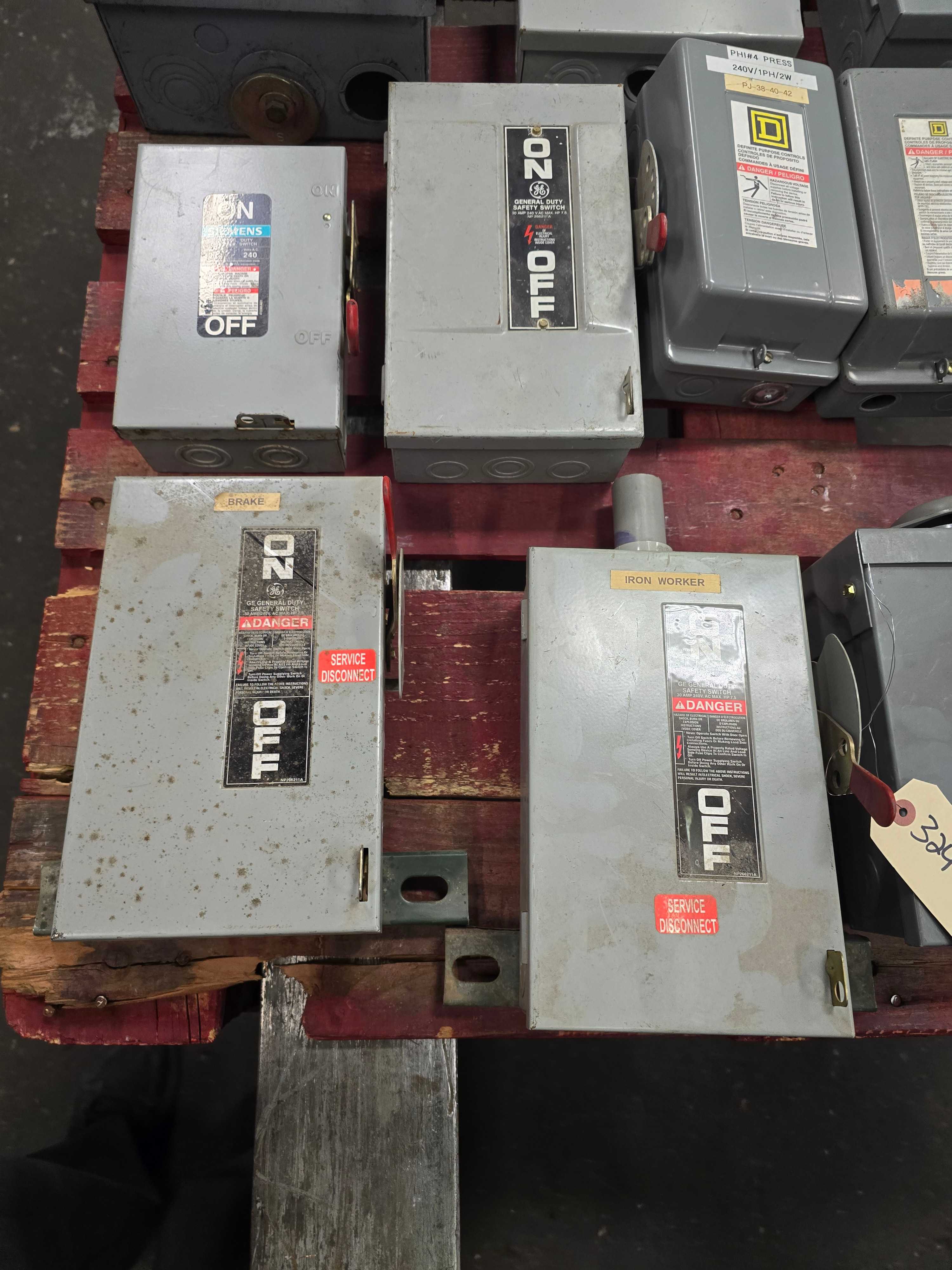 LOT OF SAFETY SWITCHES - ELECTRICAL COMPONENTS