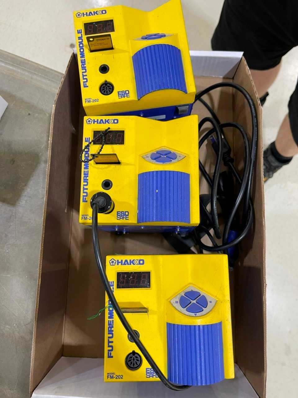 Hakko FM-202 Soldering Stations x 3 - ELECTRIC POWER TOOLS