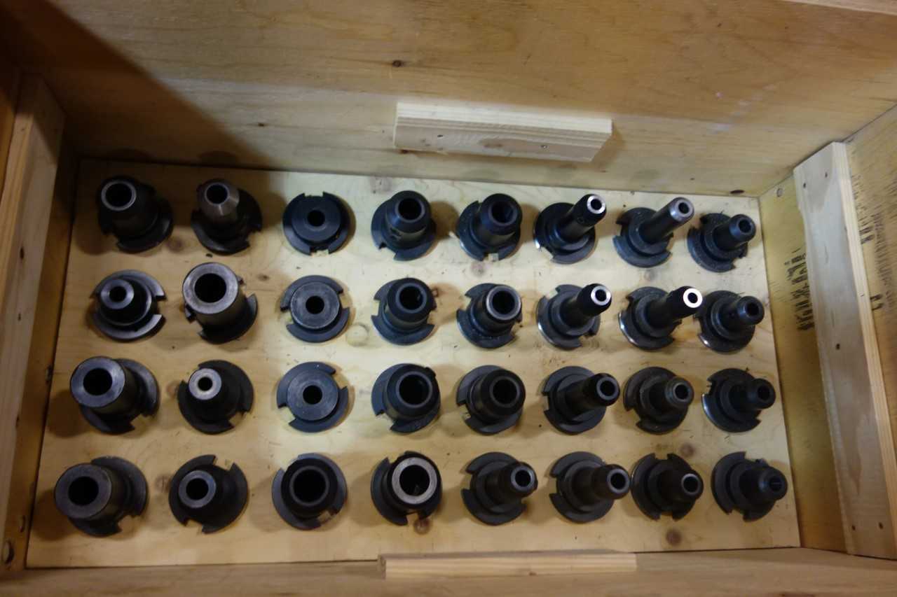 1 CRATE OF ASSORTED CAT50 TOOL HOLDERS - PARLEC, KENNAMETAL - MACHINING ACCESSORIES & TOOLING