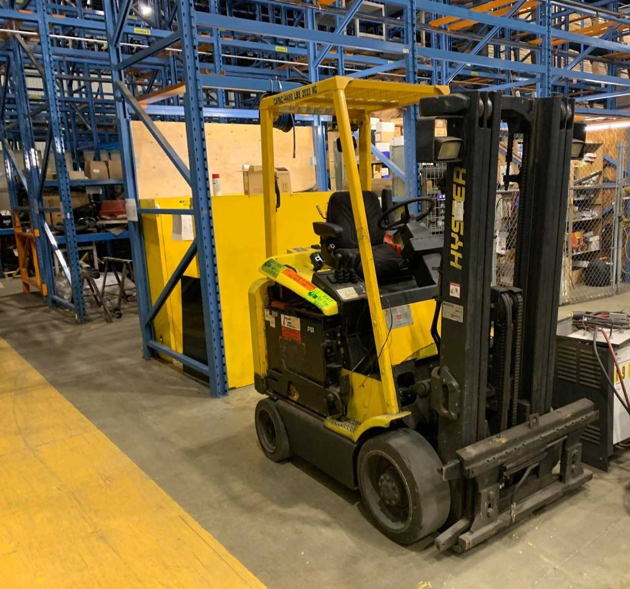 Hyster Sit Down Lift Truck - FORKLIFTS