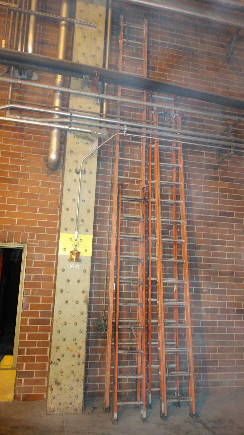 LOT OF 2 ASSORTED LADDERS, LOUISVILLE, WERNER - MATERIAL HANDLING