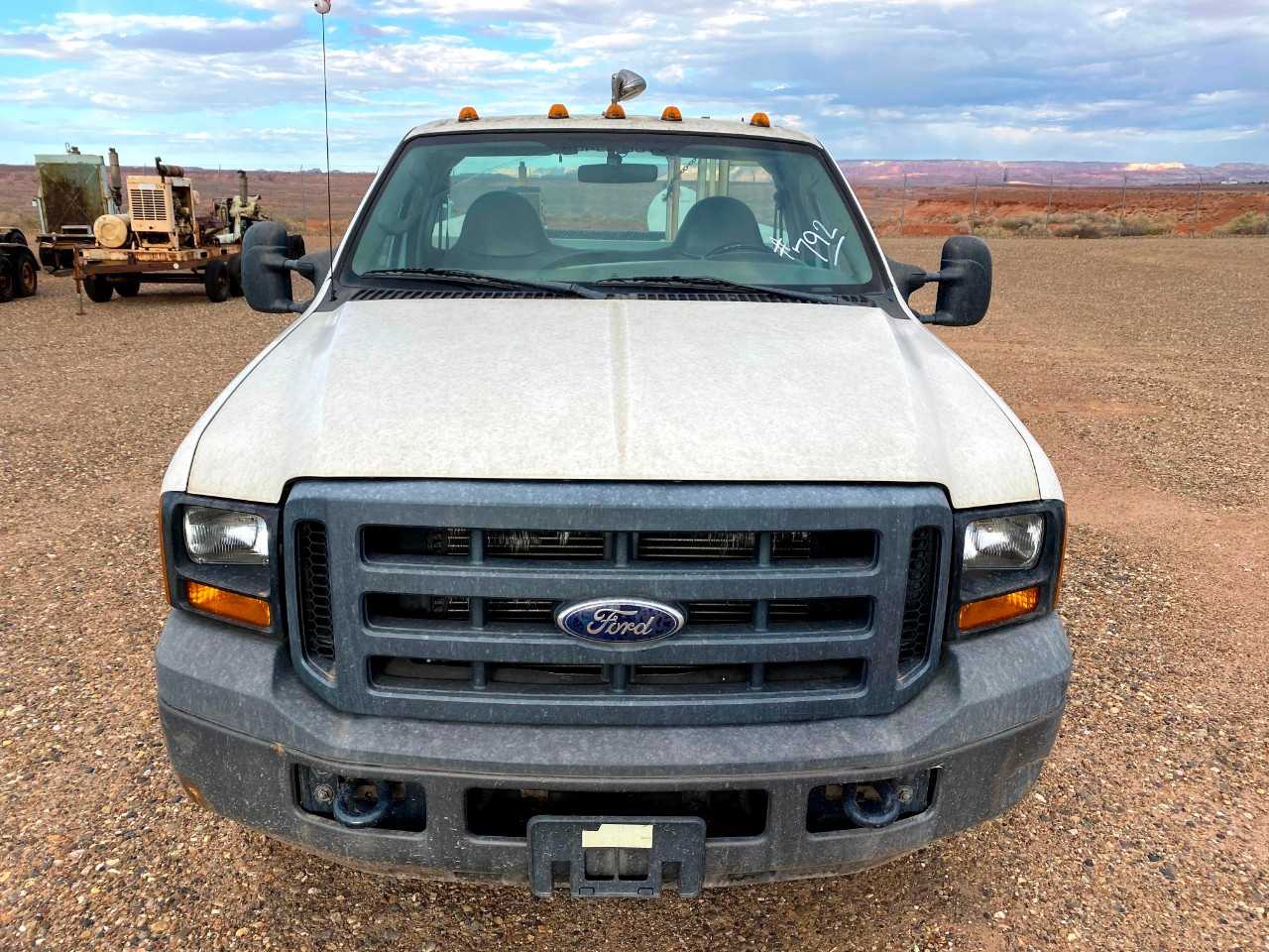 2006 Ford F-350 Regular Cab 4x2 Pickup Truck w/ Utility Bed and Lift Gate - HYDRO EXCAVATOR TRUCKS