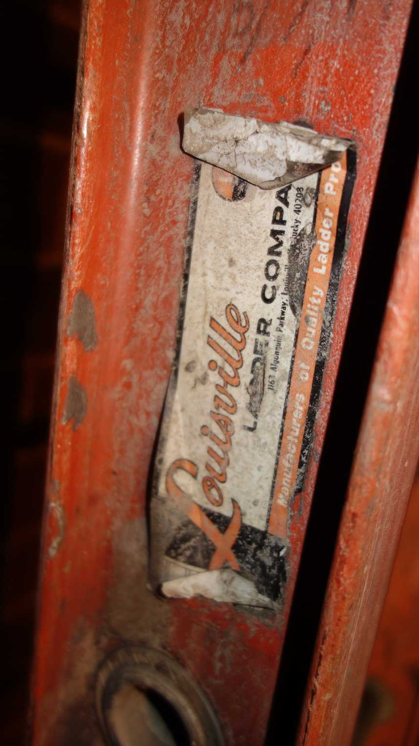 LOT OF 2 ASSORTED LADDERS, LOUISVILLE, WERNER - MATERIAL HANDLING