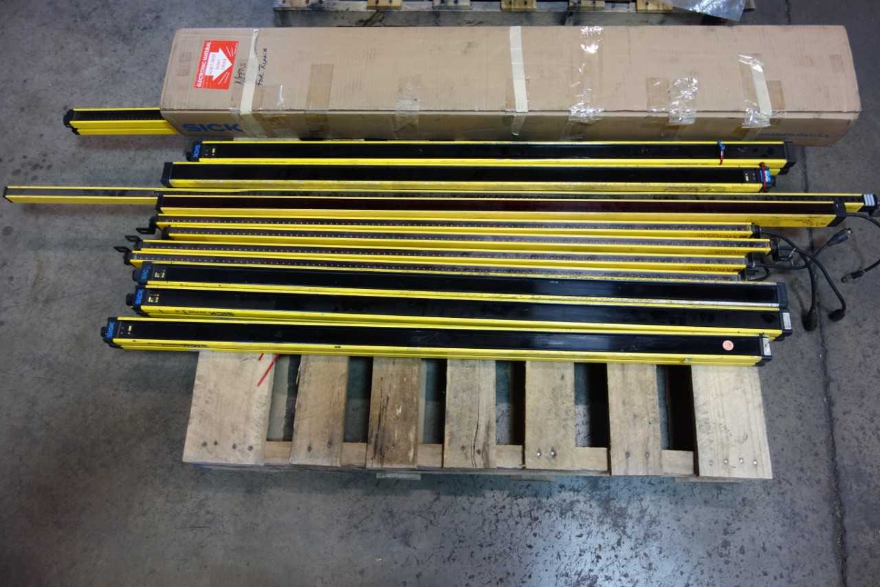1 PALLET OF LIGHT CURTAINS- SICK, BANNER - INDUSTRIAL PARTS