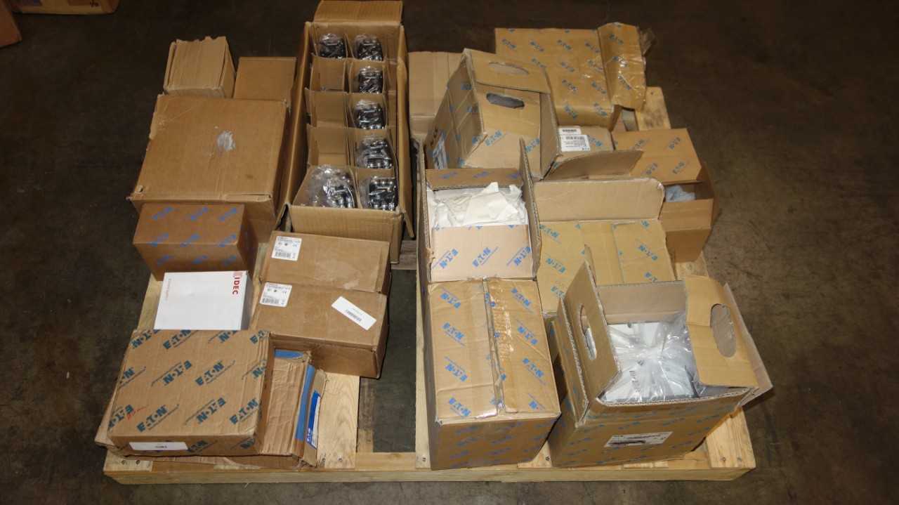 1 PALLET OF ASSORTED EATON CONTACTORS, STARTERS SIZE 1 TO 5 - MOTOR STARTERS