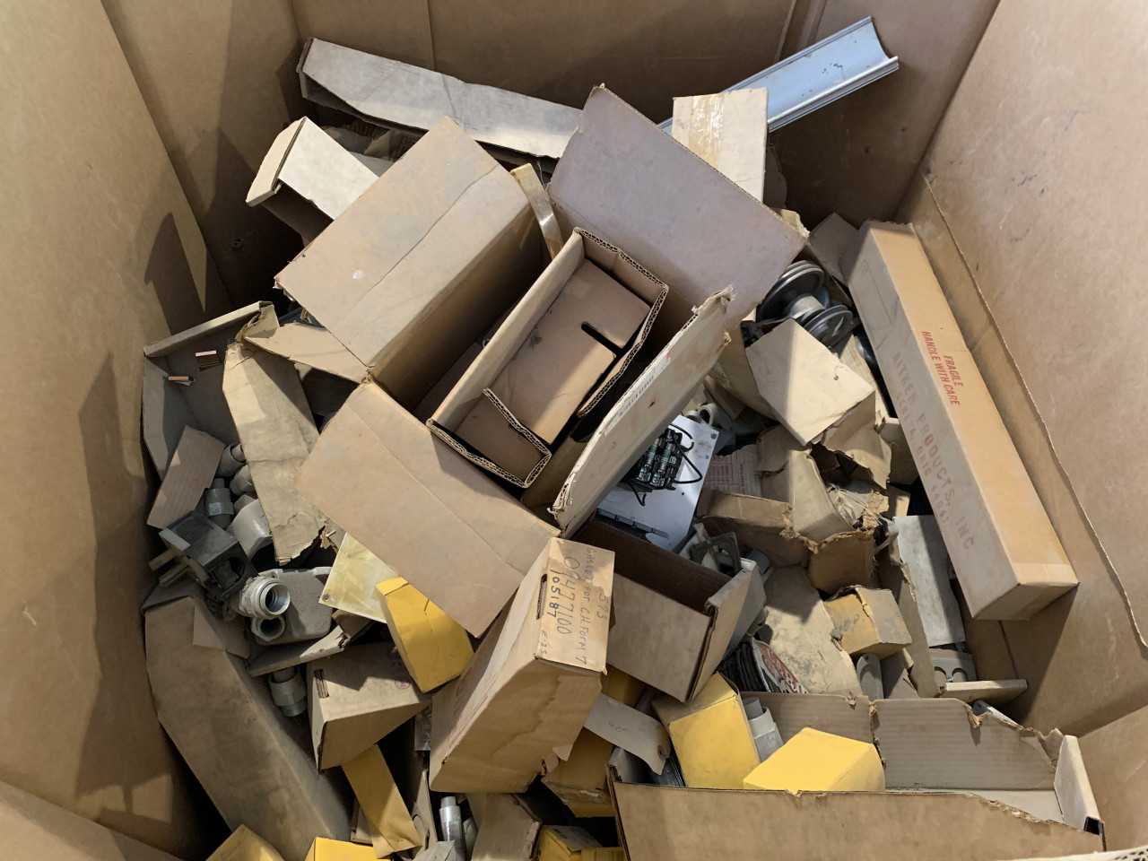 CRATE OF MISC. ELECTRICAL AUTOMATION EQUIPMENT ETC. - ELECTRICAL COMPONENTS