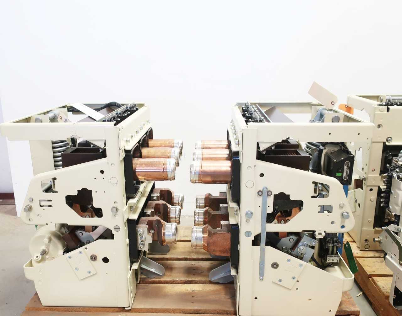 LOT OF 7 GE AK-25, AK-50, AK-75 LOW VOLTAGE POWER CIRCUIT BREAKERS - CIRCUIT BREAKERS